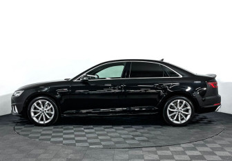 Подержанный автомобиль Audi A4 Sedan 2019 года (8 фото)