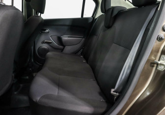 Подержанный автомобиль Renault Logan Sedan 2019 года (9 фото)