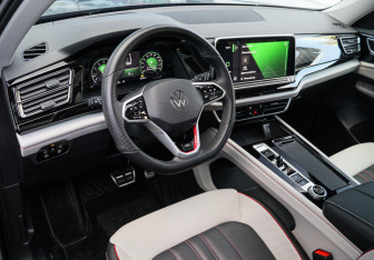 Подержанный автомобиль Volkswagen Teramont 2025 года (13 фото)