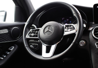 Подержанный автомобиль Mercedes-Benz GLC Coupe 2022 года (17 фото)