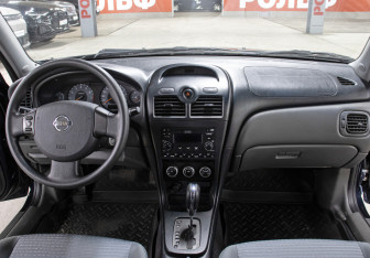 Подержанный автомобиль Nissan Almera Classic 2011 года (15 фото)
