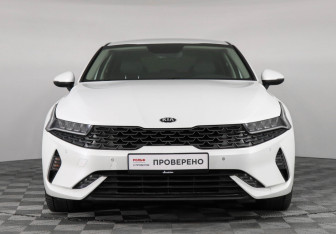 Подержанный автомобиль Kia K5 2020 года (2 фото)