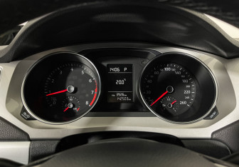 Подержанный автомобиль Volkswagen Jetta Sedan 2018 года (11 фото)