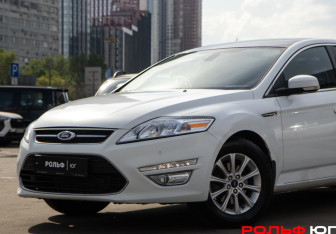 Подержанный автомобиль Ford Mondeo Sedan 2011 года (15 фото)