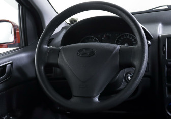 Подержанный автомобиль Hyundai Getz 2008 года (12 фото)
