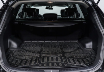 Подержанный автомобиль Hyundai Santa Fe 2017 года (12 фото)