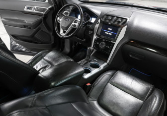 Подержанный автомобиль Ford Explorer 2011 года (10 фото)
