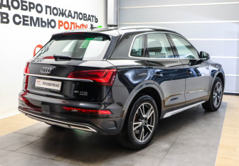 Подержанный автомобиль Audi Q5 2022 года (4 фото)
