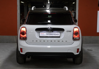 Подержанный автомобиль MINI Countryman 2019 года (6 фото)
