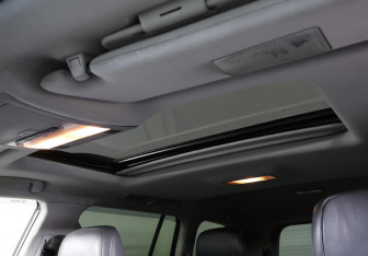 Подержанный автомобиль Toyota Land Cruiser Suv 2008 года (23 фото)