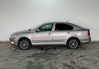 Подержанный автомобиль Skoda Octavia Liftback 2013 года (4 фото)
