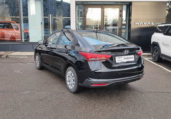 Подержанный автомобиль Hyundai Solaris Sedan 2021 года (7 фото)