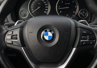 Подержанный автомобиль BMW X4 2014 года (16 фото)