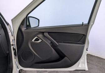 Подержанный автомобиль LADA (ВАЗ) Granta Sedan 2023 года (25 фото)