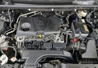 Подержанный автомобиль Toyota RAV4 2020 года (9 фото)