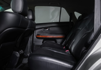 Подержанный автомобиль Lexus RX 2004 года (11 фото)