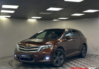 Подержанный автомобиль Toyota Venza 2013 года (21 фото)
