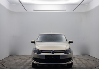 Подержанный автомобиль Volkswagen Polo Sedan 2013 года (2 фото)