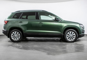 Подержанный автомобиль Skoda Karoq 2020 года (4 фото)