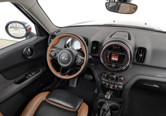 Подержанный автомобиль MINI Countryman 2018 года (29 фото)