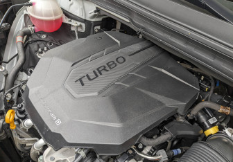 Подержанный автомобиль Kia Carnival 2021 года (9 фото)