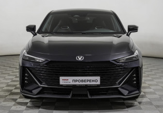 Подержанный автомобиль Changan UNI-V 2024 года (2 фото)