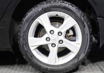 Подержанный автомобиль Toyota Corolla Sedan 2011 года (22 фото)