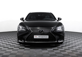 Подержанный автомобиль Lexus LS 2018 года (2 фото)