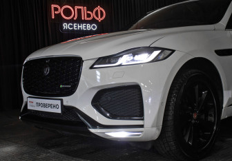 Подержанный автомобиль Jaguar F-Pace 2021 года (27 фото)