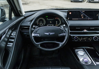 Подержанный автомобиль Genesis G80 2021 года (13 фото)