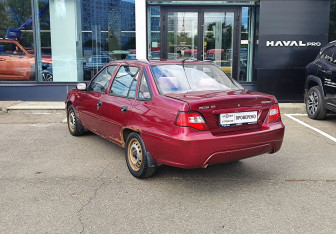 Подержанный автомобиль Daewoo Nexia Sedan 2012 года (7 фото)