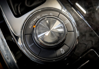 Подержанный автомобиль Infiniti QX80 2019 года (26 фото)