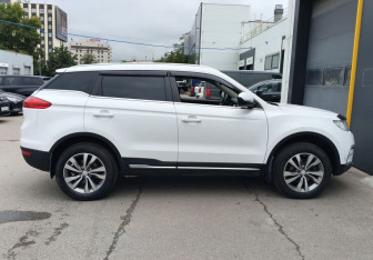 Подержанный автомобиль Geely Atlas 2018 года (4 фото)