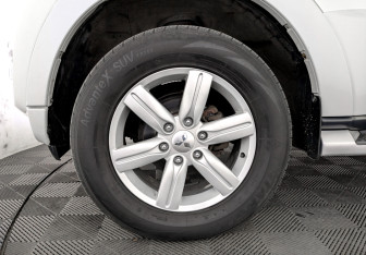 Подержанный автомобиль Mitsubishi Pajero 2018 года (18 фото)