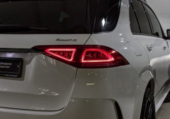 Подержанный автомобиль Mercedes-Benz GLE 2020 года (28 фото)