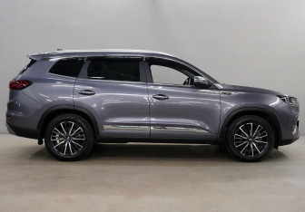 Подержанный автомобиль Chery Tiggo 8 Pro 2022 года (8 фото)