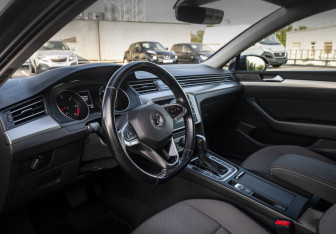 Подержанный автомобиль Volkswagen Passat Wagon 2019 года (9 фото)