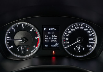 Подержанный автомобиль Hyundai Santa Fe 2019 года (16 фото)