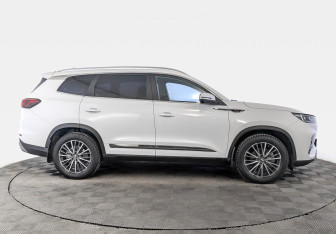 Подержанный автомобиль Chery Tiggo 8 Pro 2023 года (4 фото)