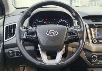Подержанный автомобиль Hyundai Creta 2018 года (14 фото)