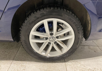 Подержанный автомобиль Volkswagen Golf Wagon 2017 года (12 фото)