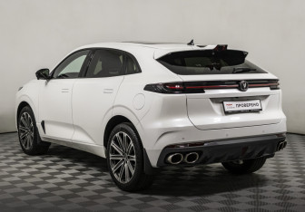 Подержанный автомобиль Changan UNI-K 2023 года (7 фото)