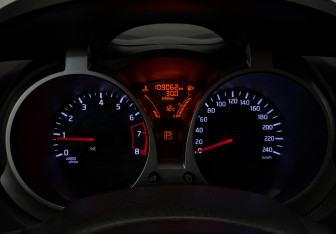 Подержанный автомобиль Nissan Juke 2014 года (12 фото)