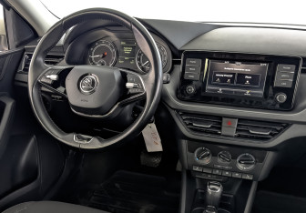 Подержанный автомобиль Skoda Rapid Liftback 2022 года (25 фото)