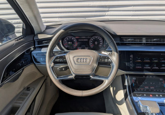 Подержанный автомобиль Audi A8 2020 года (22 фото)