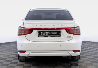 Подержанный автомобиль Evolute i-PRO 2022 года (6 фото)