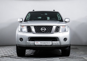 Подержанный автомобиль Nissan Pathfinder 2011 года (2 фото)