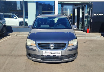 Подержанный автомобиль Volkswagen Touran 2008 года (2 фото)