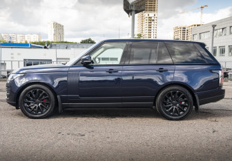 Подержанный автомобиль Land Rover Range Rover 2018 года (8 фото)
