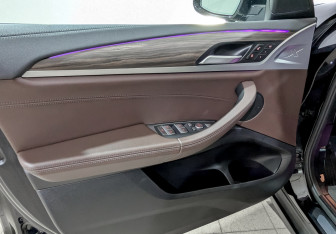 Подержанный автомобиль BMW X3 2020 года (19 фото)